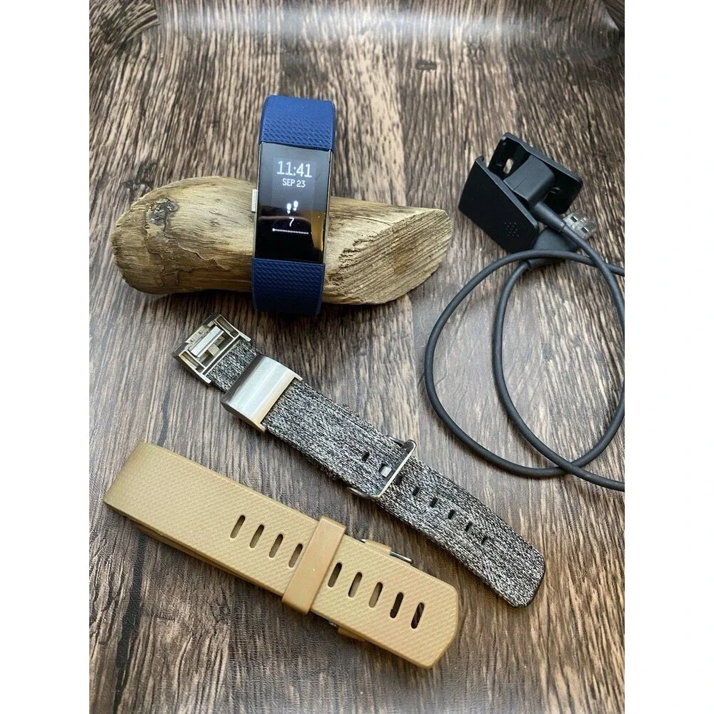 Fitbit Charge 2 Fitness Tracker Extra Bands & Charger Cracked Screen Works